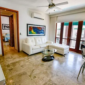 luxury-one-bedroom-apt-in-the-old-city.cartagena-hotels.org/